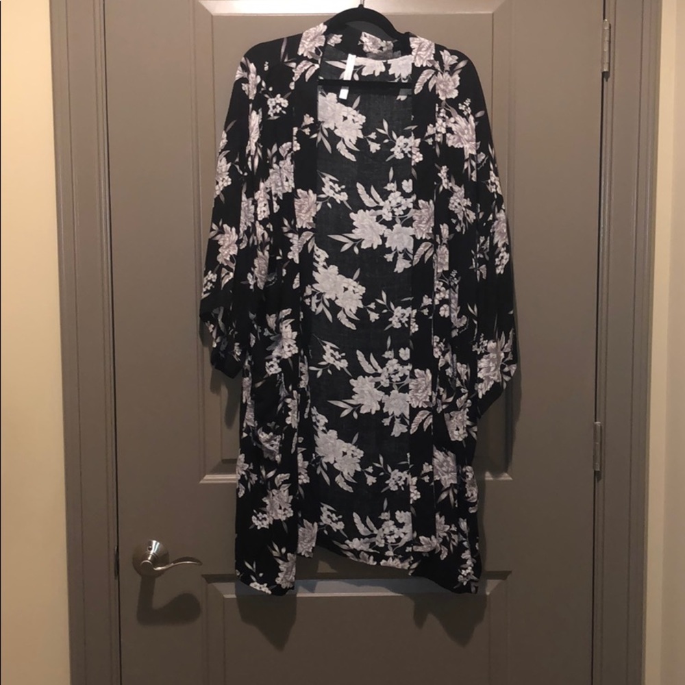 Spiritual Gangster Black Floral Kimono